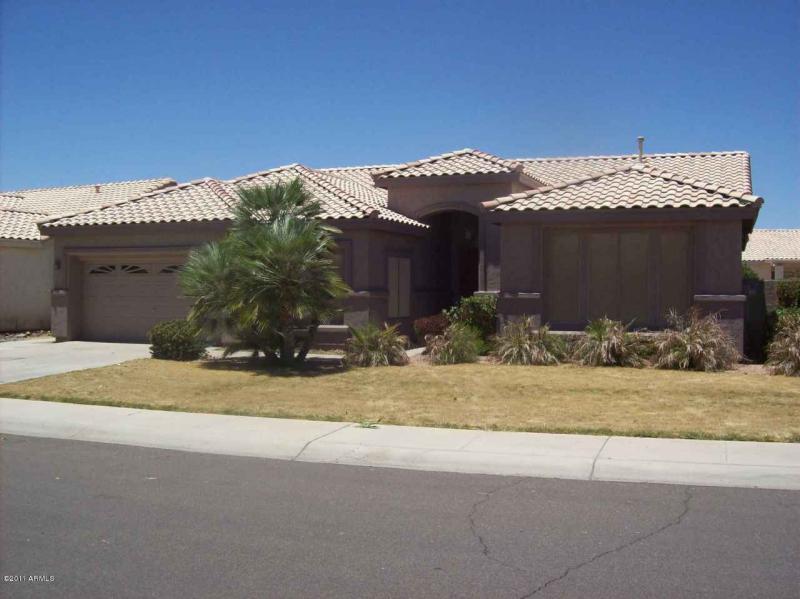 Gilbert Foreclosure 4 Bedrooms With a Private Pool and Spa
