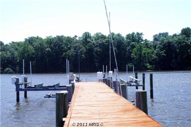 Pier with 2 Boat Lifts and 2 Jet Ski Lifts