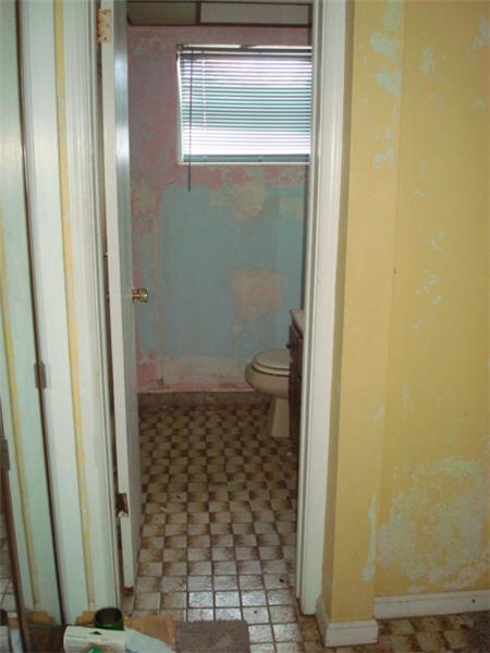 MASTER BEDROOM BATH
