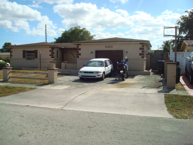 FRONT OF 6450 SW 10 ST