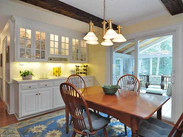 Eat-in Kitchen