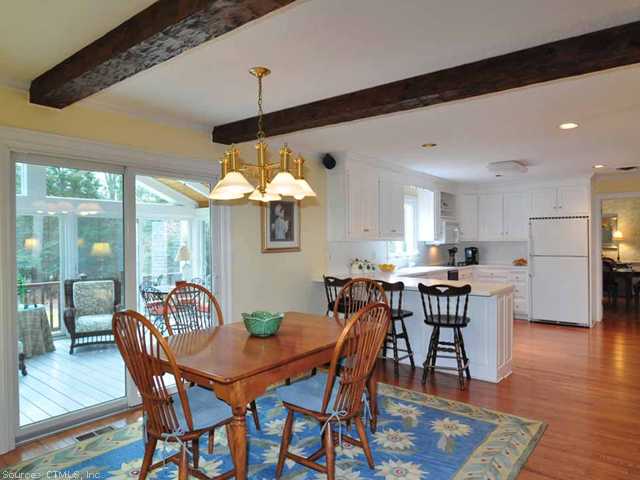 Eat-in Kitchen