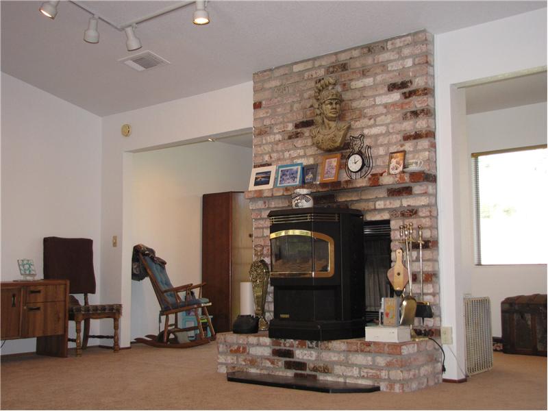 Brick hearth & pellet stove
