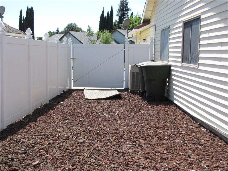 wide side yard
