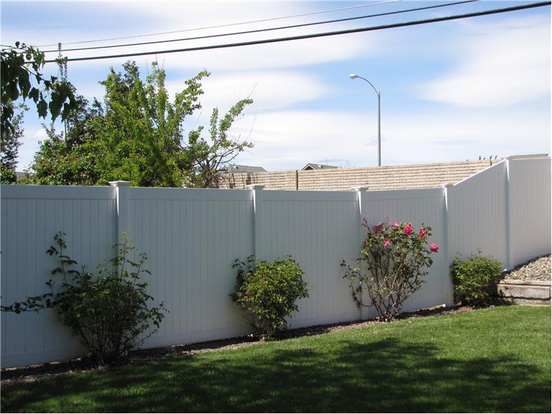 vinyl fence, built to last