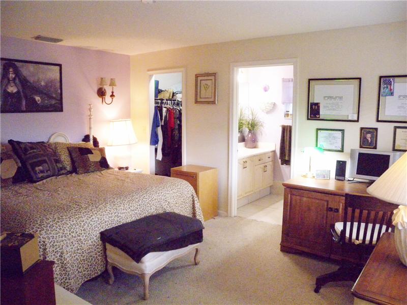 Mother-In-Law Suite: Bedroom