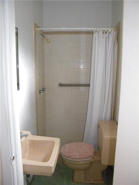 Private Bath Bedroom 1