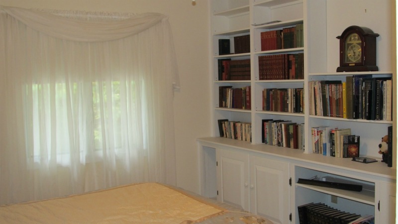 Secondary bedroom with built-ins