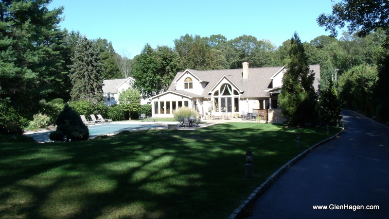 2 Homes on 2.5 Acres