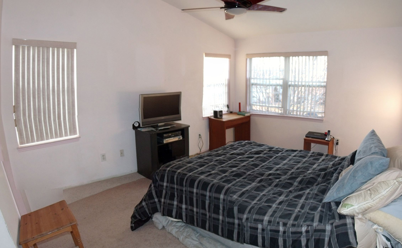 Master Bedroom w Adjacent Master bath