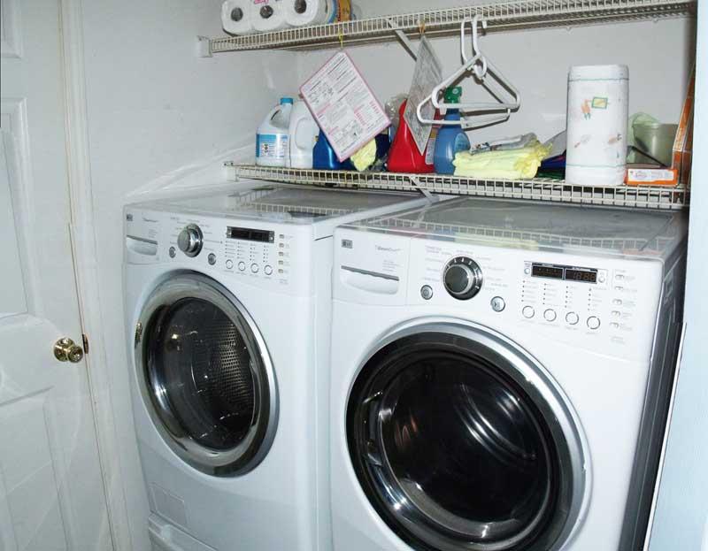 Washer/Dryer on 1st Fl as well