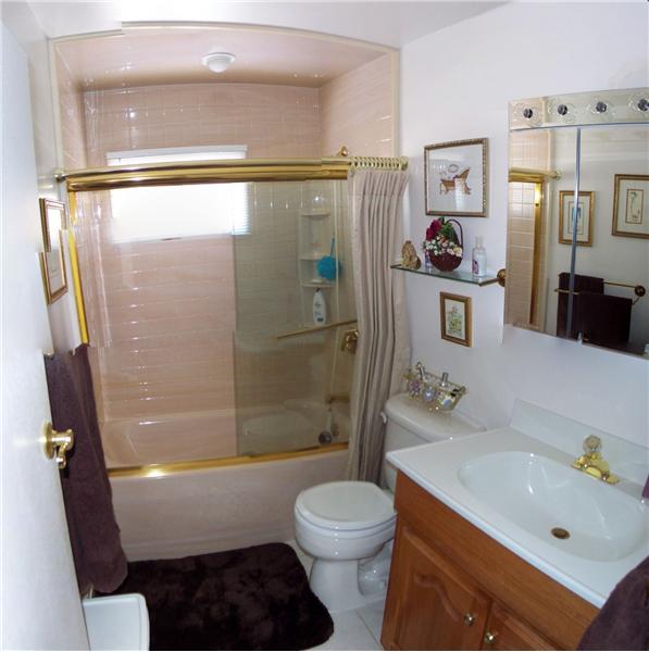 Fully Tiled Bath