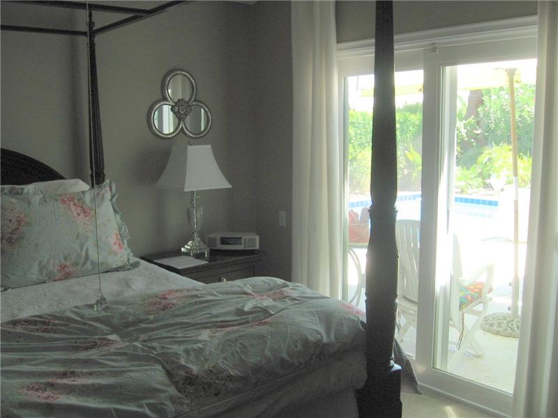 Maste Has Slider To Pool