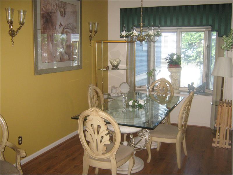 Bright and Sunny Formal Dining Room