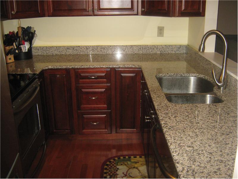 Granite Tops/Undermount sink