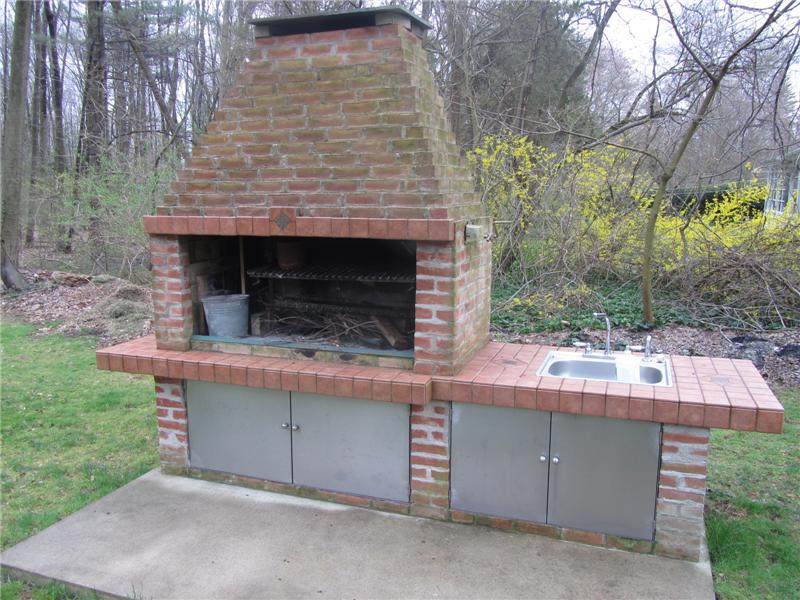 Custom Fireplace/Grill