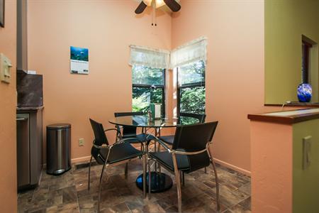 Mahogany Lane Breakfast Room