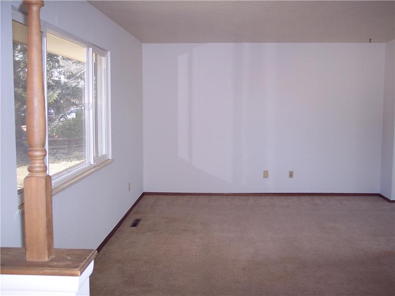 Vinyl windows, attached dinning room.