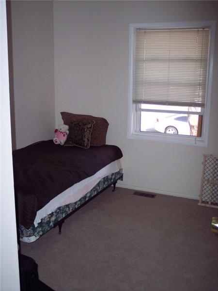2nd bedroom.