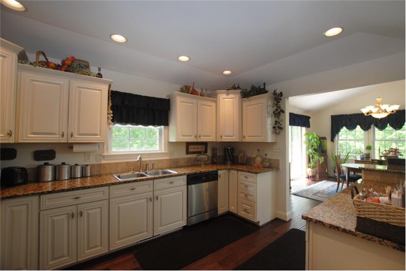 Granite counters, stainless appliances