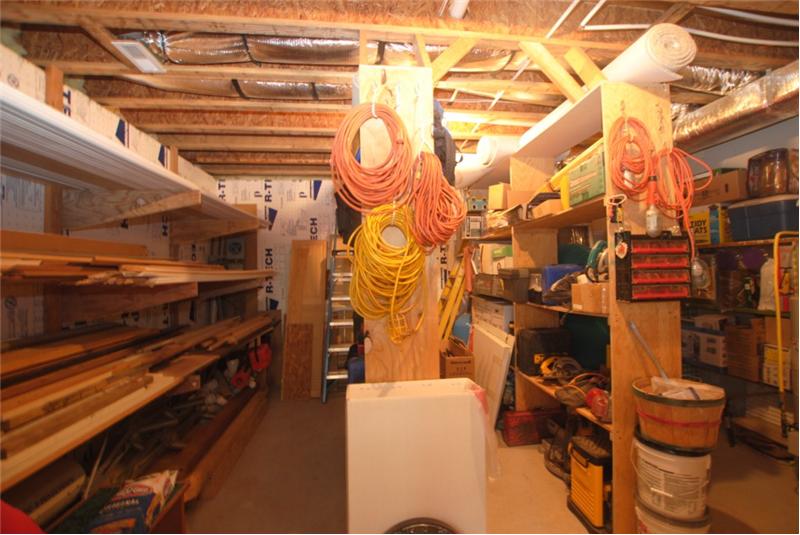 Conditioned storage room
