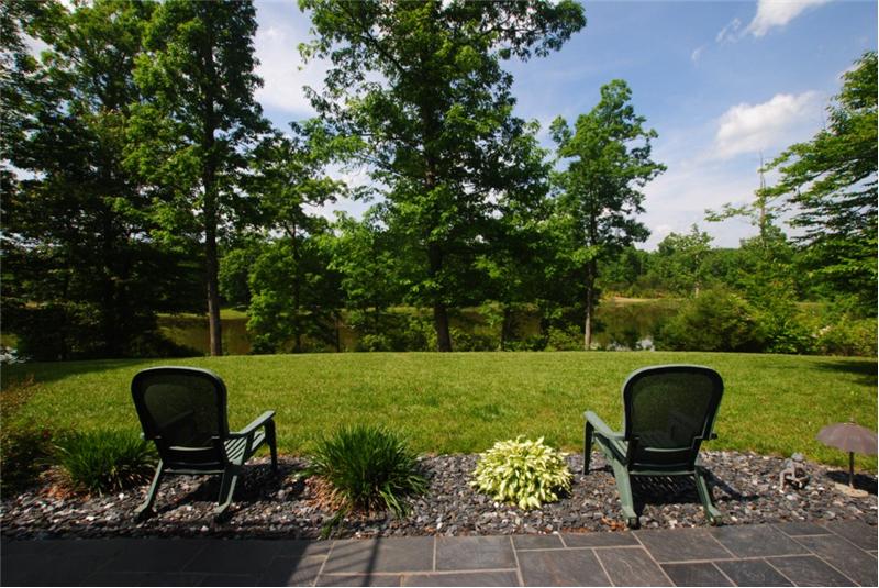 Imagine sitting here with your morning coffee gazing at the lake.