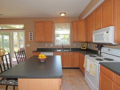 Open kitchen, 42