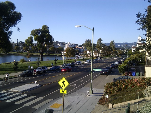 2250 Lakeshore Ave. #1 Oakland CA 94606