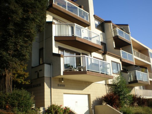 2250 Lakeshore Ave. #1 Oakland CA 94606