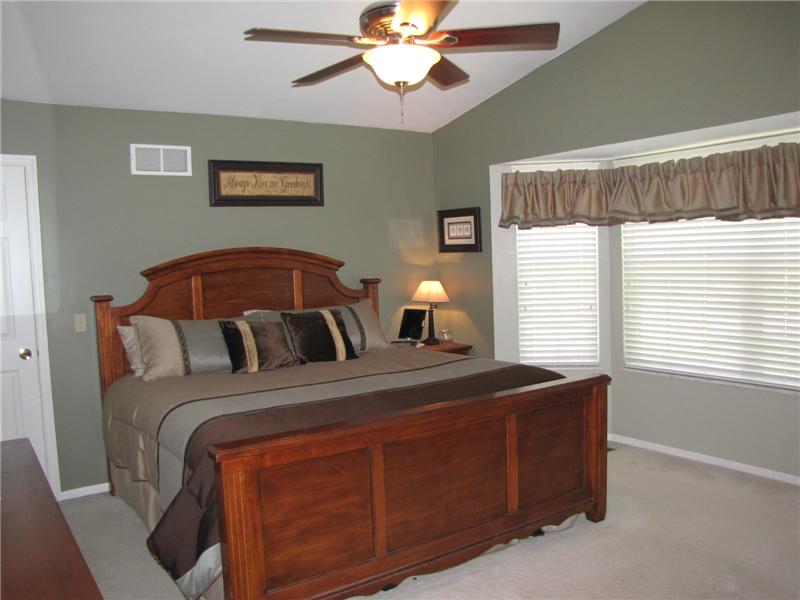 Master Bedroom with Bay window, Walk-in closet