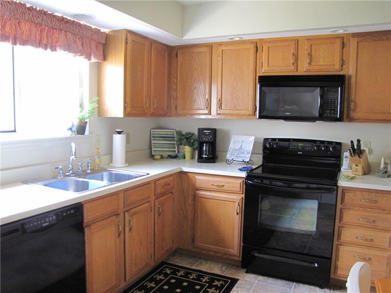 Bright Eat In Kitchen