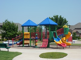 Paloma Creek playground is nearby.