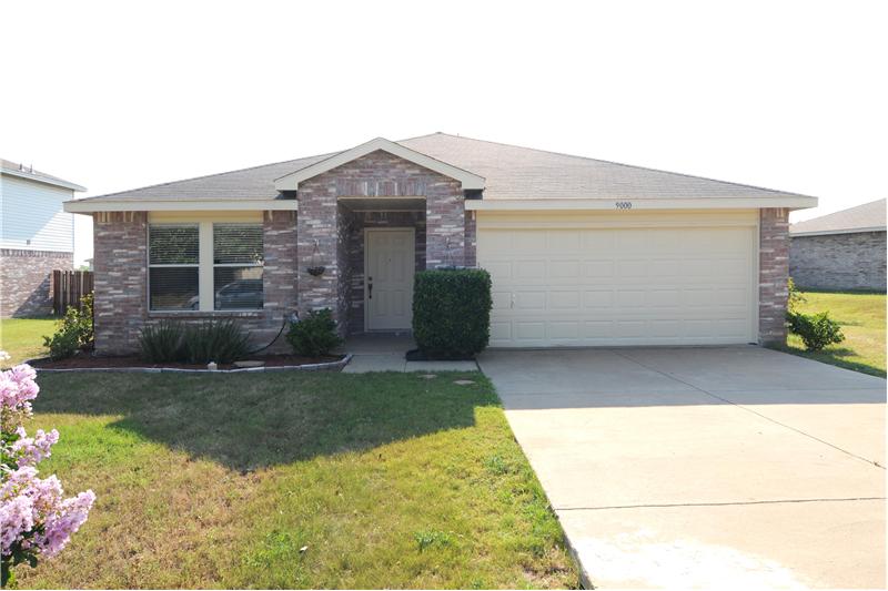 Beautiful 4 bed / 2 bath brick home in River Oaks.