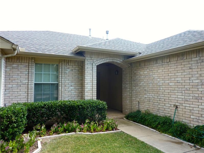 This home has great curb appeal!