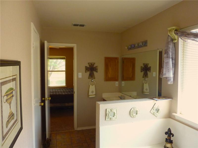 The master bath is spacious!