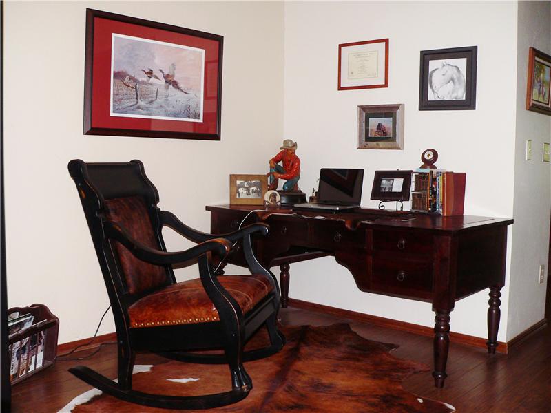 Desk/study area