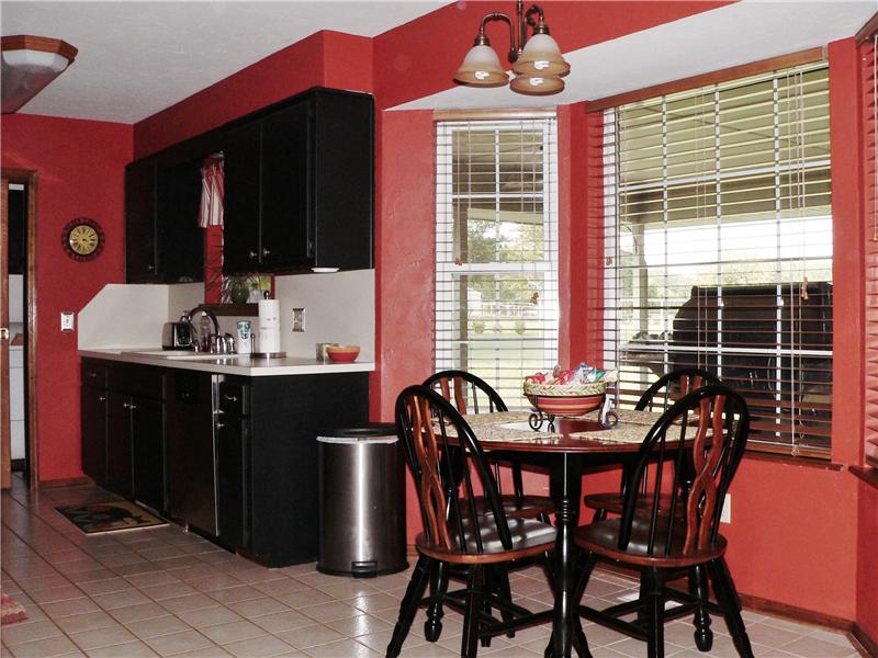 Dinette/kitchen