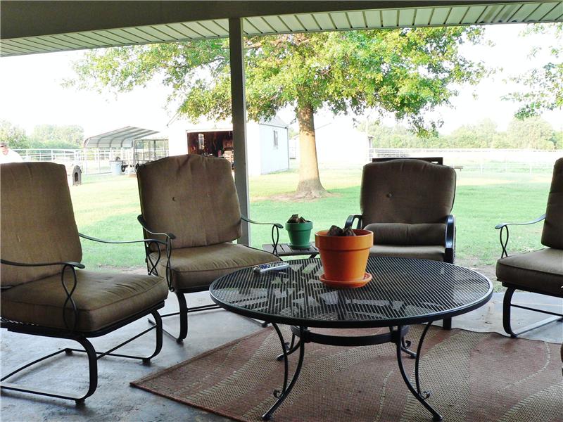 Covered patio w/south view