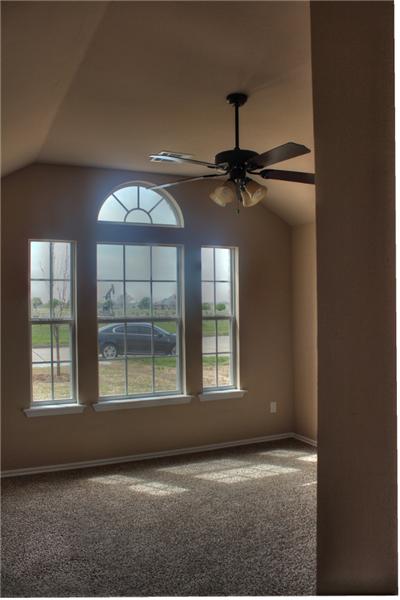 Bedroom with Palladian Window