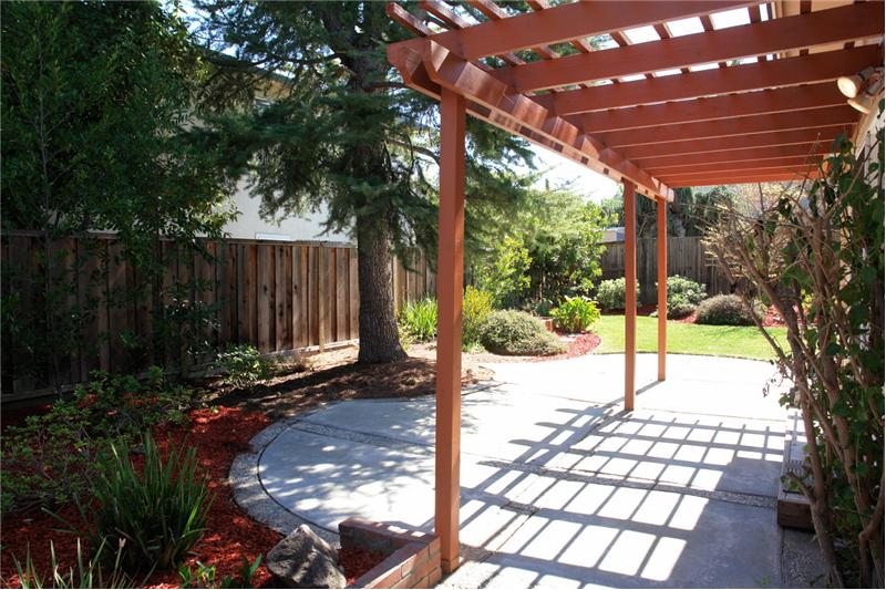 Mature Professional landscaping 6392 Slida, San Jose Lynbrook High home