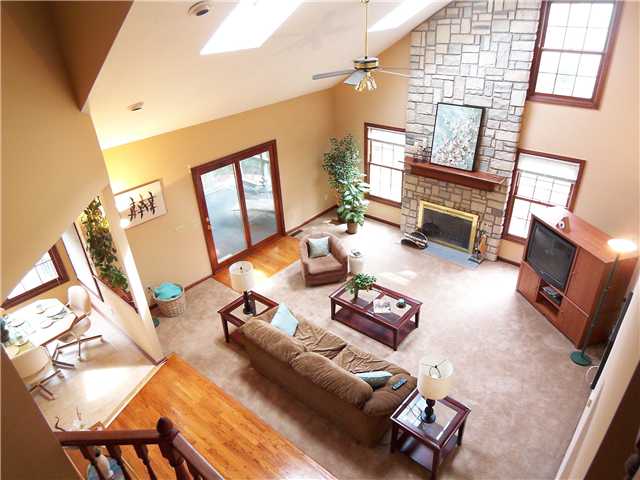 Open bright areas with sunlight overflowing every into every room