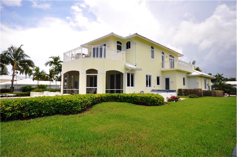 One Idea for a Luxury Residence to Build your Dream Home