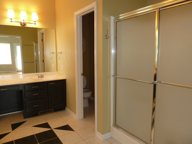 Master bath with 5' shower
