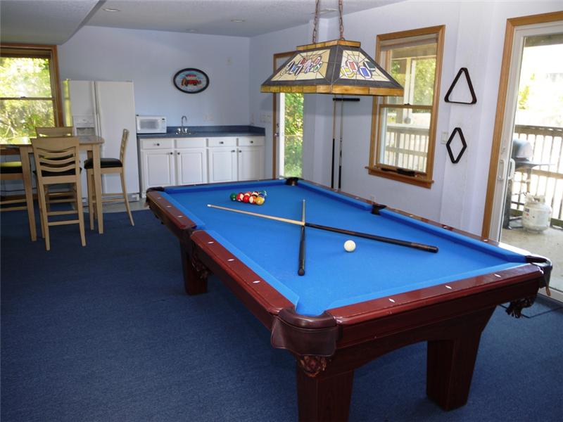 Game room with Pool Table