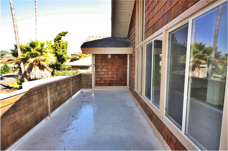 Ocean view balcony off master