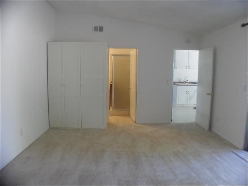 Master Bedroom2 & Bathroom