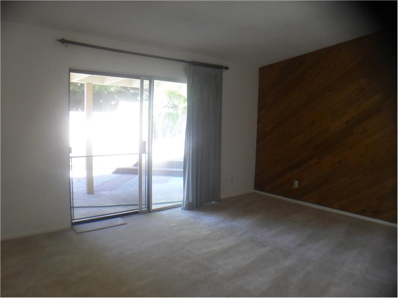 Master Bedroom2 & Backyard