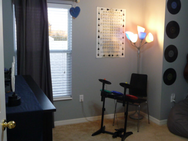 Corner bedroom 3