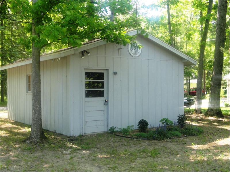 Toy garage